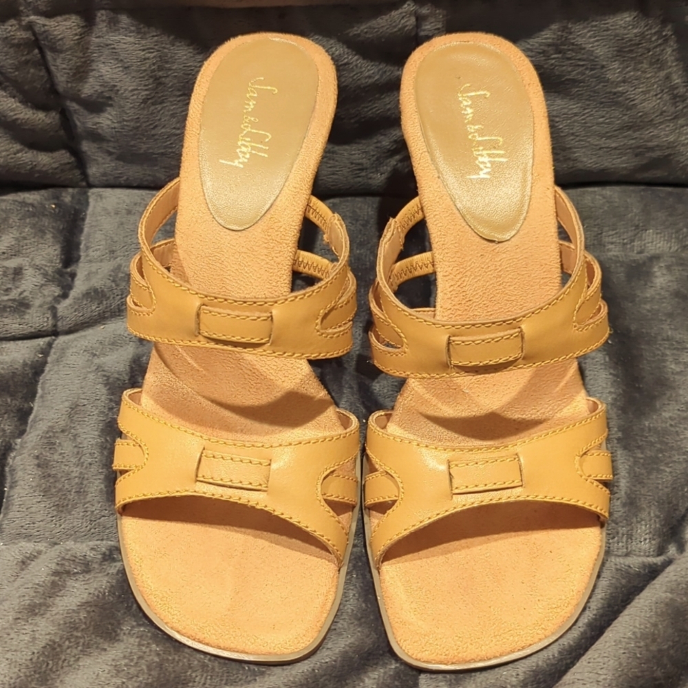 Sam & Libby 3 and 1/2-in slip-on heels in cognac leather. Size 6M